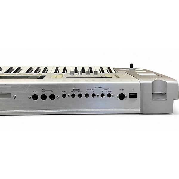 Used KORG Triton Le 61 Key Keyboard Workstation