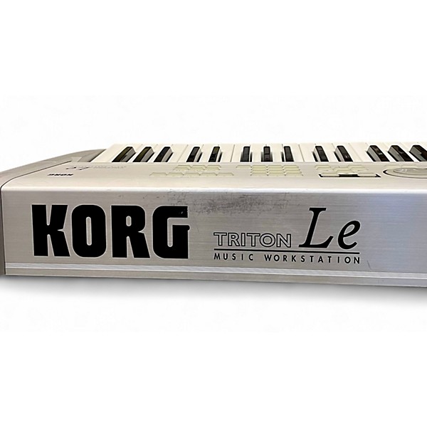 Used KORG Triton Le 61 Key Keyboard Workstation