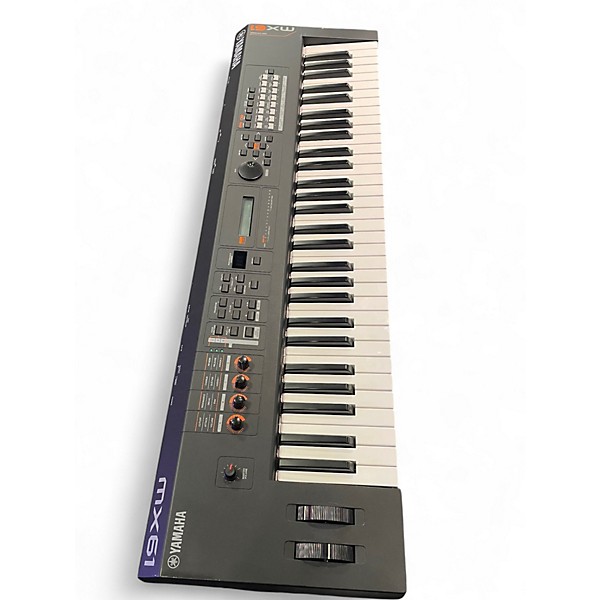 Used Yamaha MX61 61 Key Keyboard Workstation