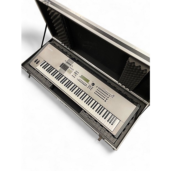 Used Yamaha Motif 8 88 Key Keyboard Workstation