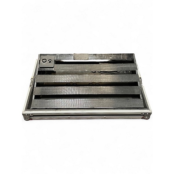 Used Ultimate Support GSK500 W/ Hard Case Pedal Board