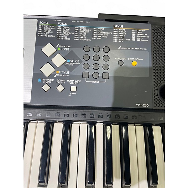 Used Yamaha YPT230 61 Key Portable Keyboard