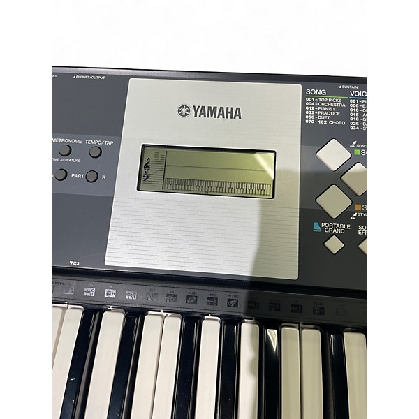 Used Yamaha YPT230 61 Key Portable Keyboard