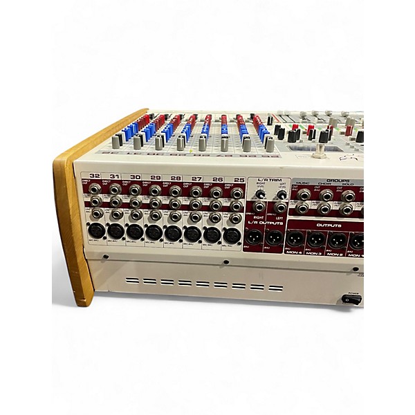 Used Peavey SANCTUARY SERIES S-32 Powered Mixer