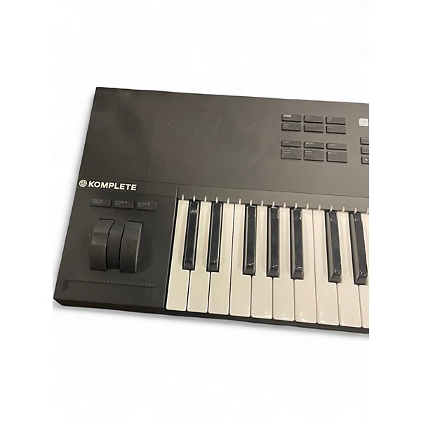 Used Native Instruments Komplete Kontrol S61 MK2 MIDI Controller