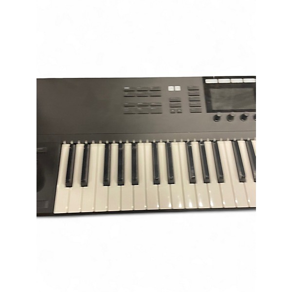 Used Native Instruments Komplete Kontrol S61 MK2 MIDI Controller