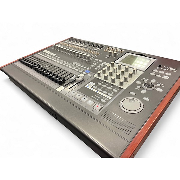 Used KORG D3200