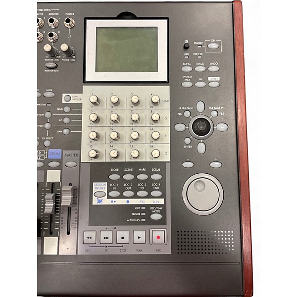 Used KORG D3200