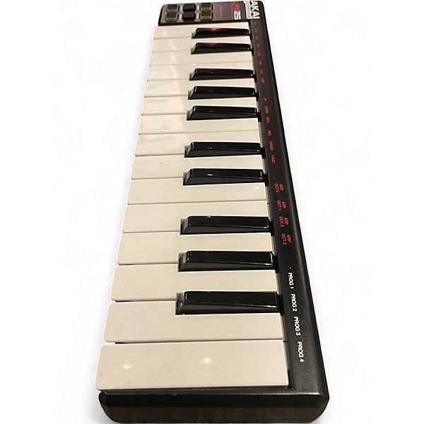 Used Akai Professional LPK25 MIDI Controller