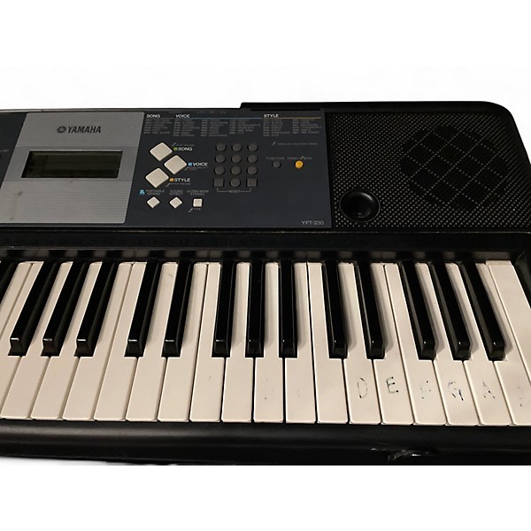 Used Yamaha YPT230 61 Key Portable Keyboard
