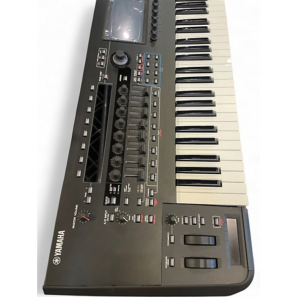 Used Yamaha MONTAGE M7 Keyboard Workstation