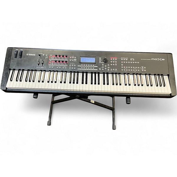 Used Yamaha MOX8 88 Key Keyboard Workstation