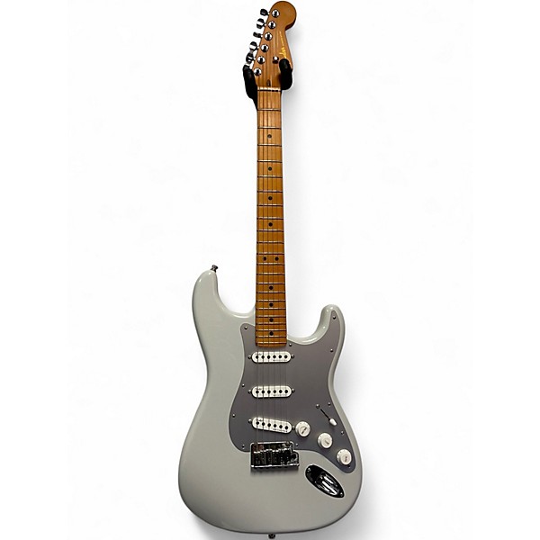 Used Fender American Ultra II Stratocaster White Solid Body Electric Guitar