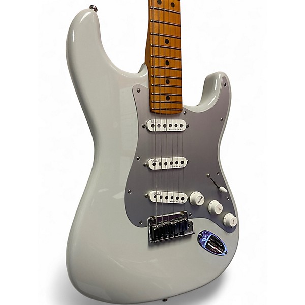 Used Fender American Ultra II Stratocaster White Solid Body Electric Guitar