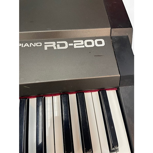 Used Roland RD200 Synthesizer