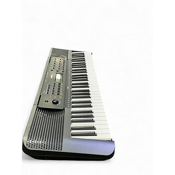 Used Yamaha psre273 Portable Keyboard