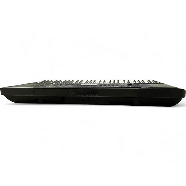 Used Yamaha psre273 Portable Keyboard