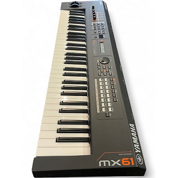 Used Yamaha MX61 61 Key Keyboard Workstation