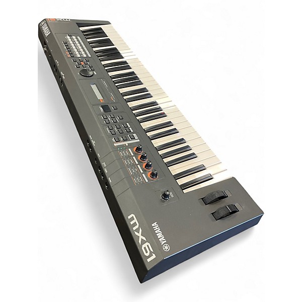 Used Yamaha MX61 61 Key Keyboard Workstation
