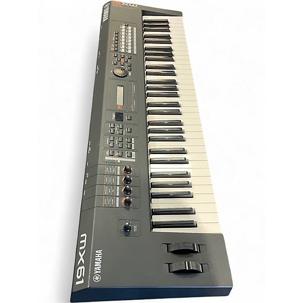Used Yamaha MX61 61 Key Keyboard Workstation