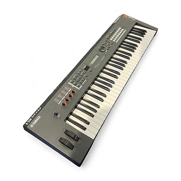 Used Yamaha MX61 61 Key Keyboard Workstation