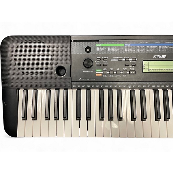 Used Yamaha psr e253 Digital Piano
