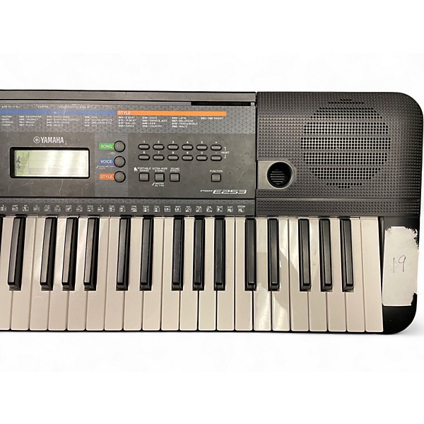 Used Yamaha psr e253 Digital Piano