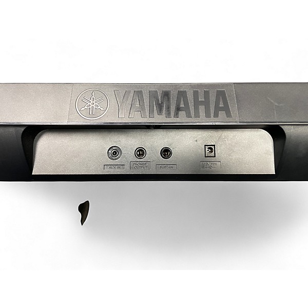 Used Yamaha psr e253 Digital Piano