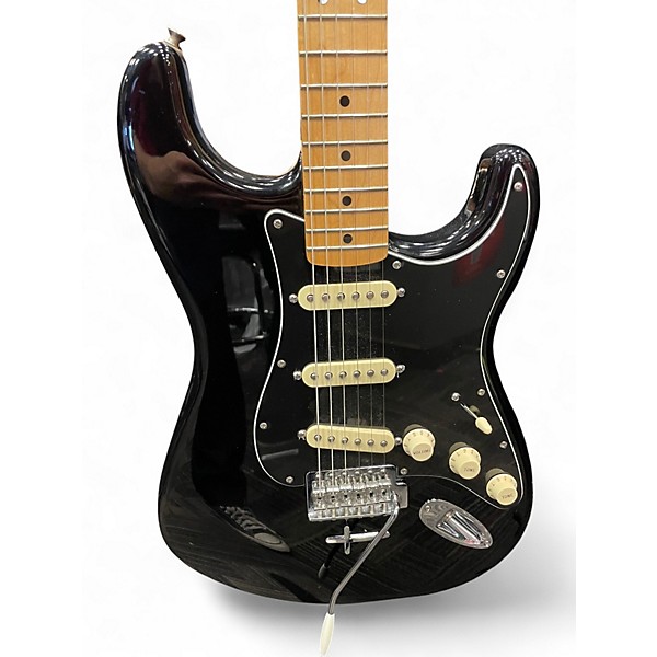Used Fender Special Edition Standard Stratocaster Black Solid Body Electric Guitar