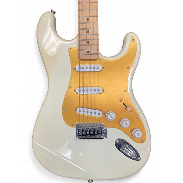 Used Starcaster by Fender Stratocaster Vintage White Solid Body Electric Guitar