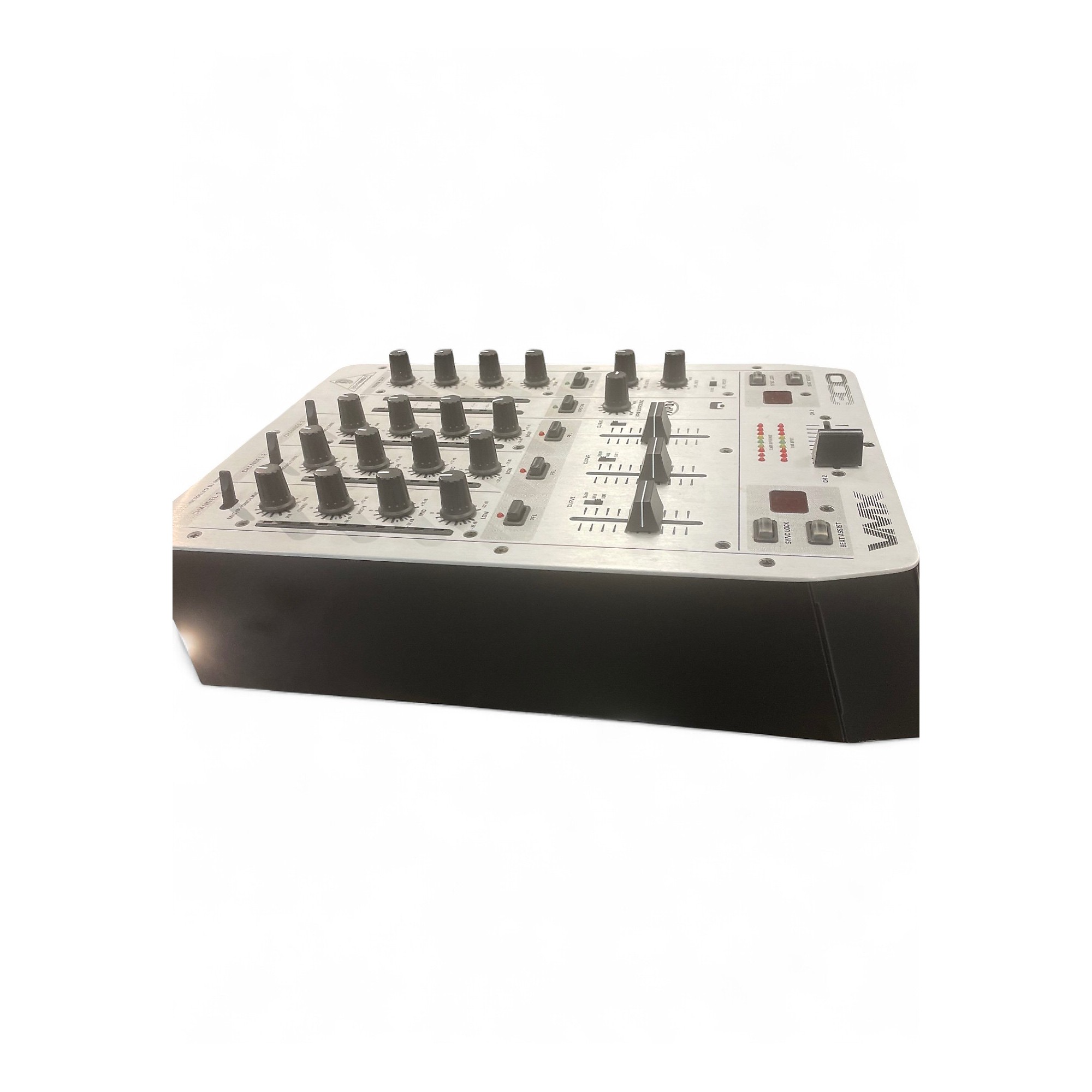 Used Behringer VMX300 3-Channel Pro Scratch DJ Mixer | Guitar Center