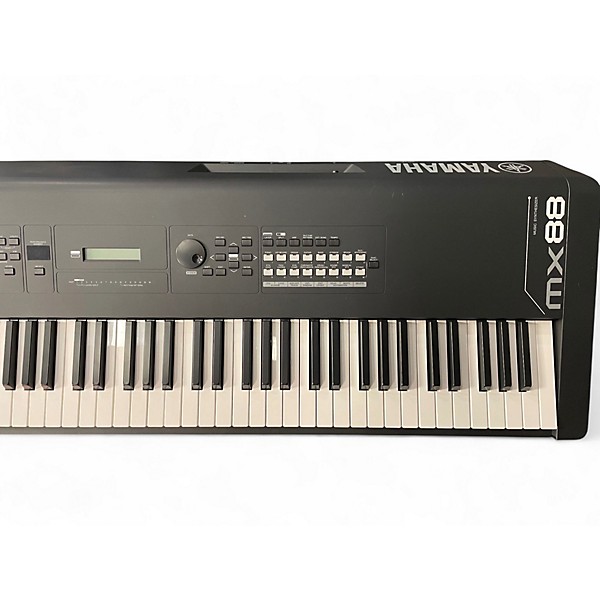 Used Yamaha MX88BK Synthesizer