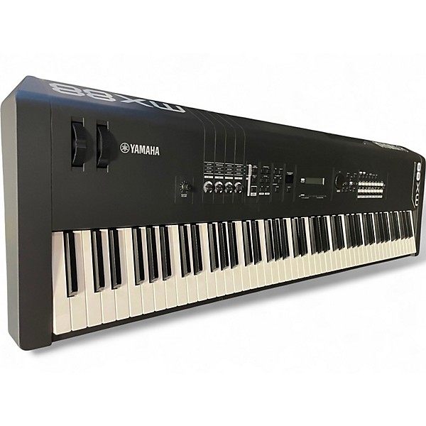 Used Yamaha MX88BK Synthesizer
