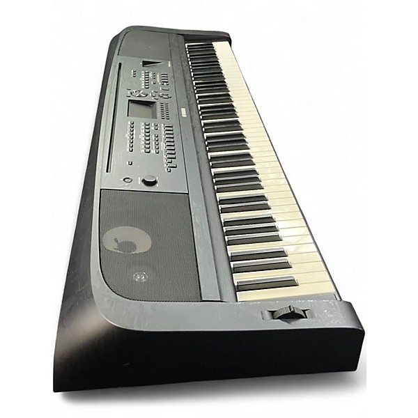 Used Yamaha DGX670 Digital Piano