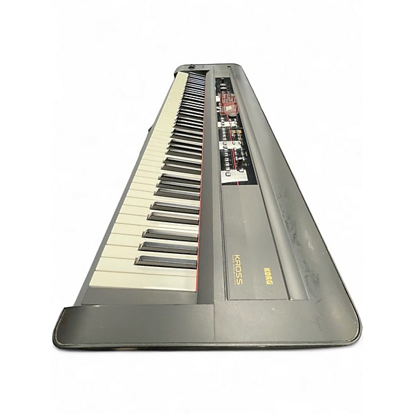 Used KORG Kross 61 Key Keyboard Workstation