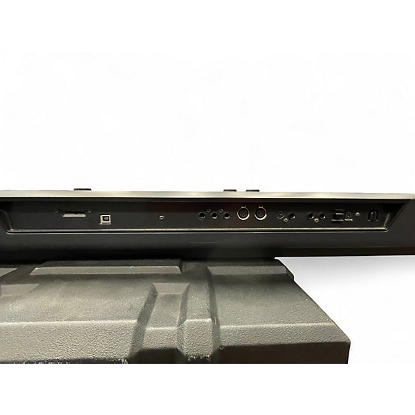 Used KORG Kross 61 Key Keyboard Workstation