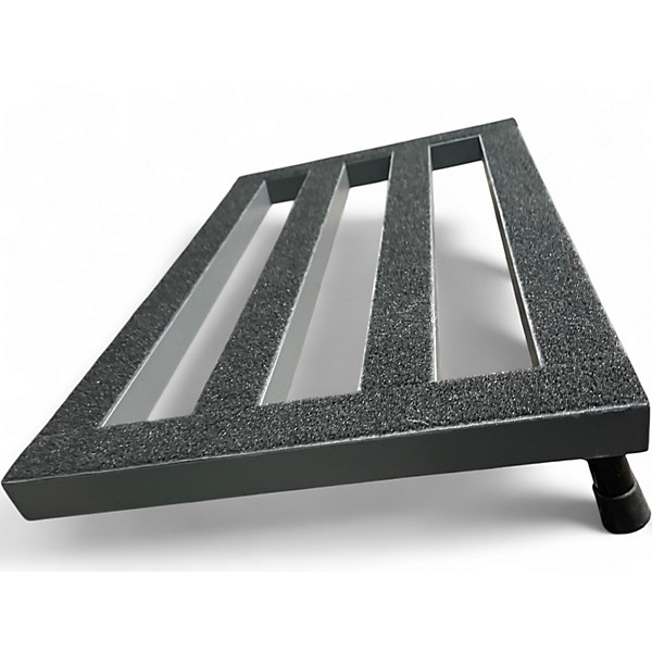 Used Ghostfire Pedalboard With Case Pedal Board