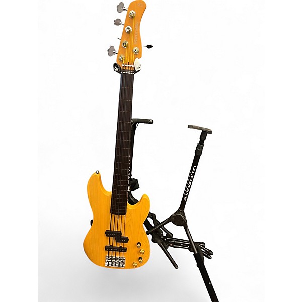 Used Marcus Miller P6 4 STRING FRETLESS Butterscotch Electric Bass Guitar
