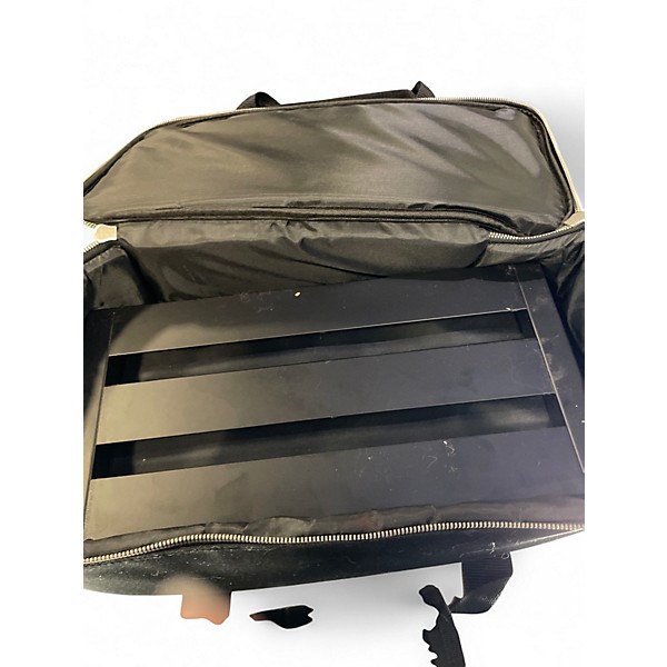 Used Pedaltrain METRO 16 Pedal Board