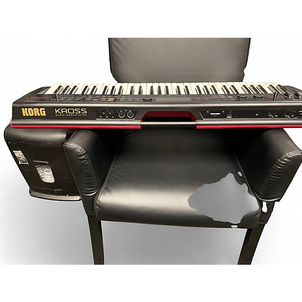 Used KORG Kross 61 Key Keyboard Workstation