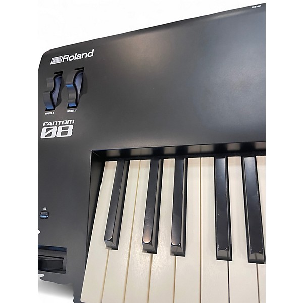 Used Roland Fantom 08 Keyboard Workstation