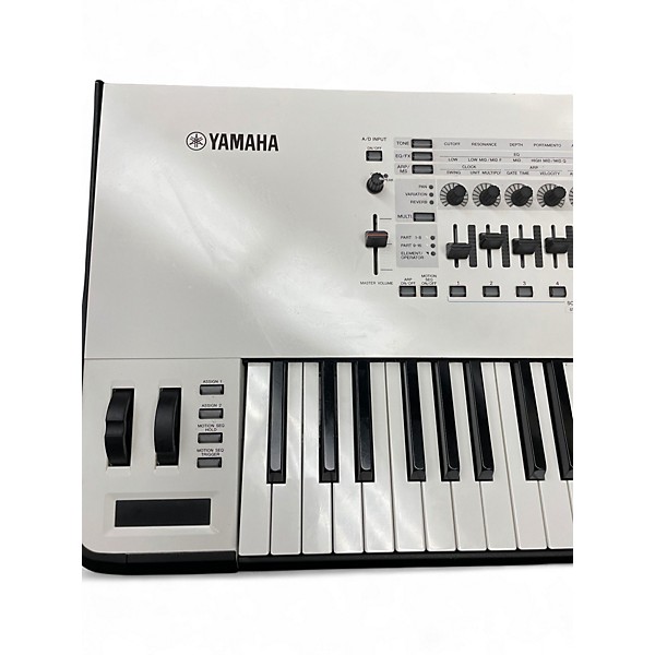 Used Yamaha MONTAGE 8 WHITE Synthesizer