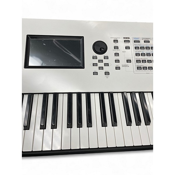 Used Yamaha MONTAGE 8 WHITE Synthesizer