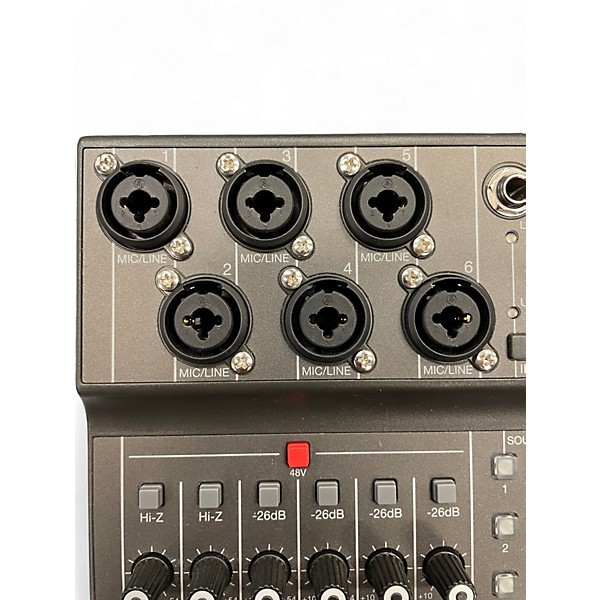 Used Zoom livetrak l-8 Unpowered Mixer