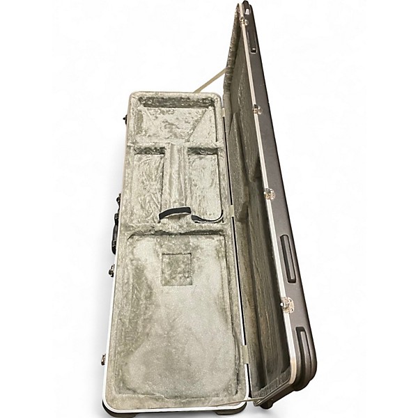 Used Roadrunner RRMBG Molded Bass Case Bass Case