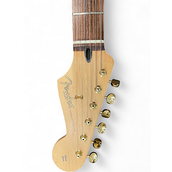 Used 2006 Fender Deluxe Player's Stratocaster Sapphire Blue Trans Solid Body Electric Guitar