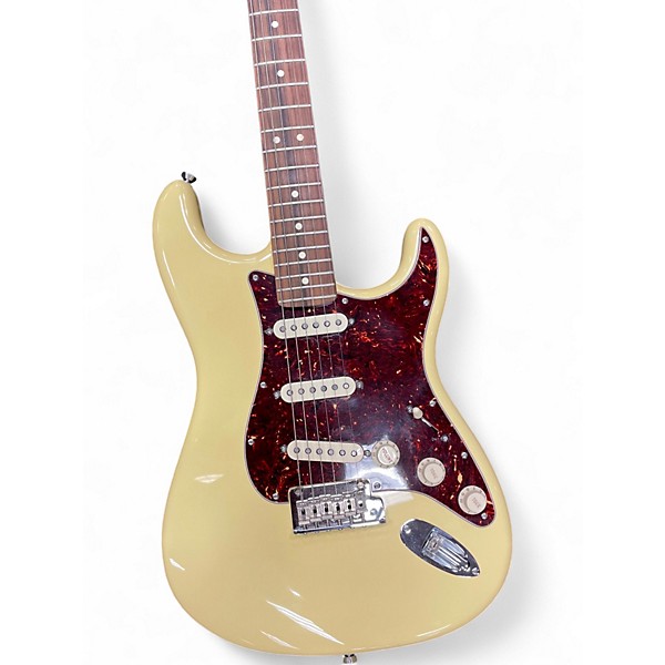 Used 2014 Fender 60th Anniversary American Standard Stratocaster Vintage White Solid Body Electric Guitar