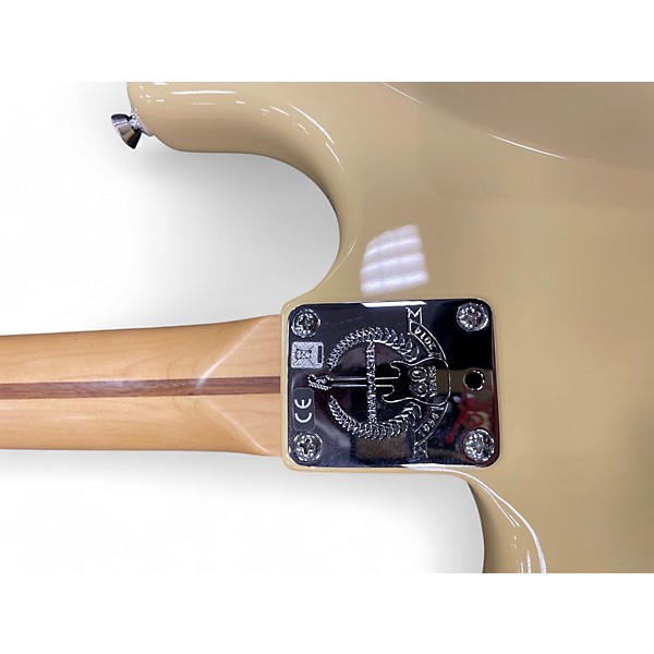 Used 2014 Fender 60th Anniversary American Standard Stratocaster Vintage White Solid Body Electric Guitar