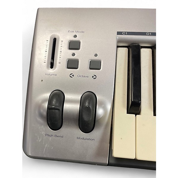 Used M-Audio KEY STUDIO