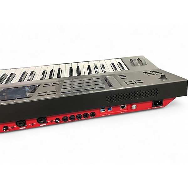 Used Akai Professional MPC KEY 61 KEYBOARD WORKSTATION Keyboard Workstation